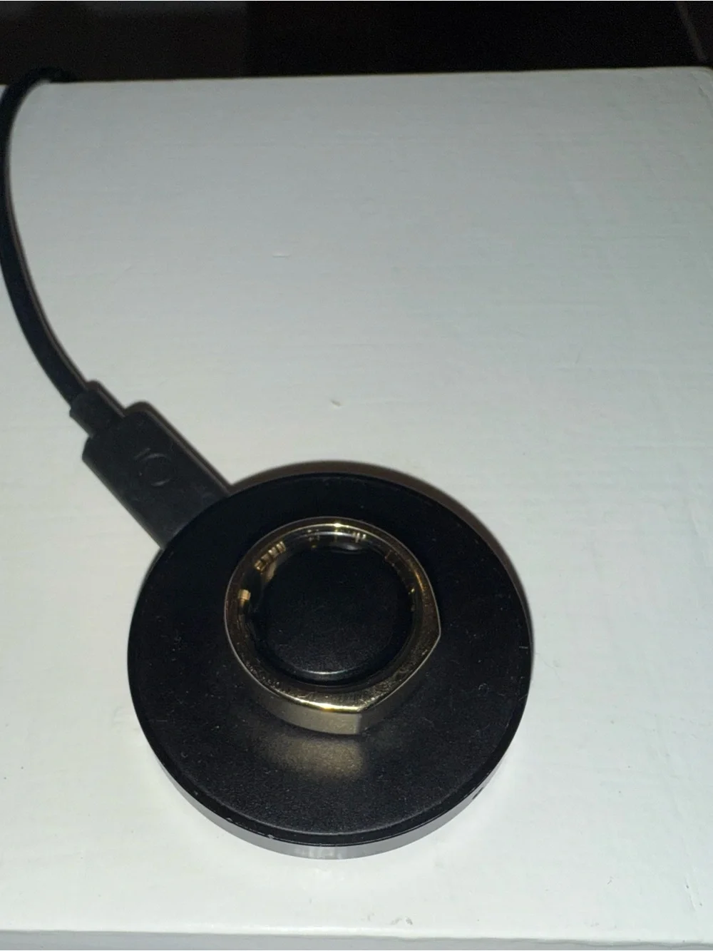 Oura Gen 3 Size 8 in Gold with Charger